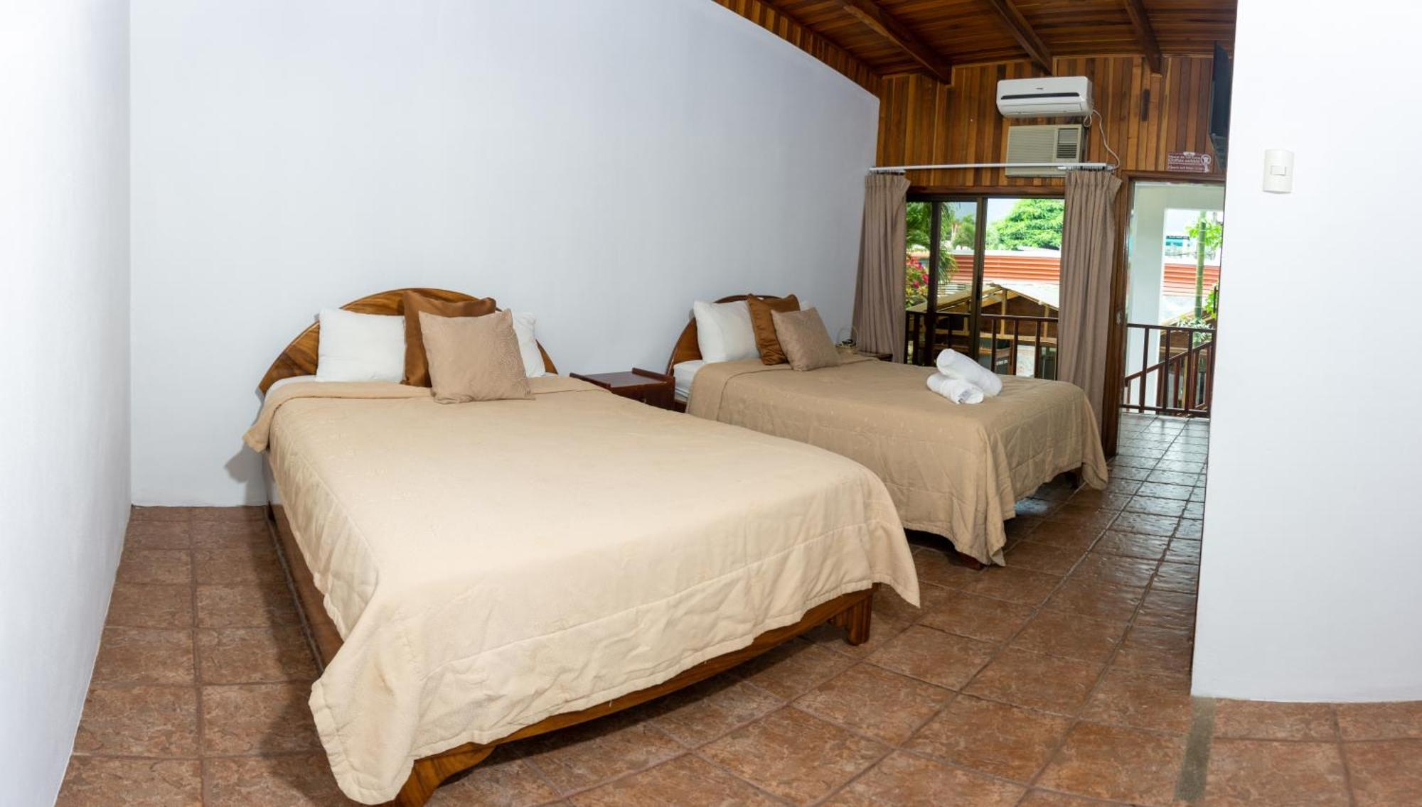 Ostello Poshtel Arenal La Fortuna Esterno foto
