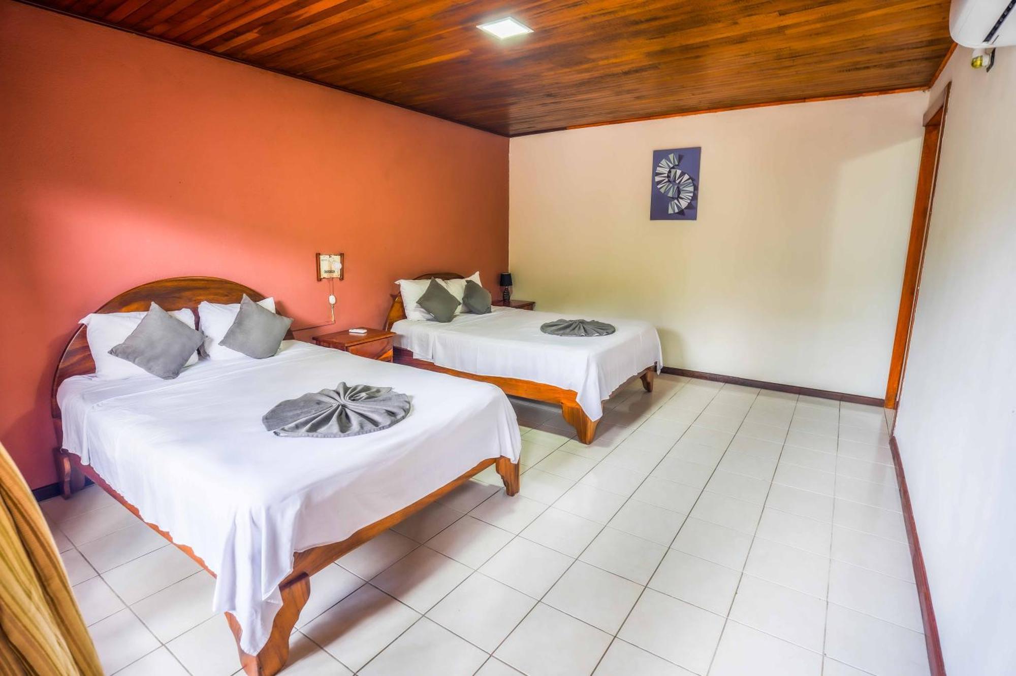 Ostello Poshtel Arenal La Fortuna Esterno foto